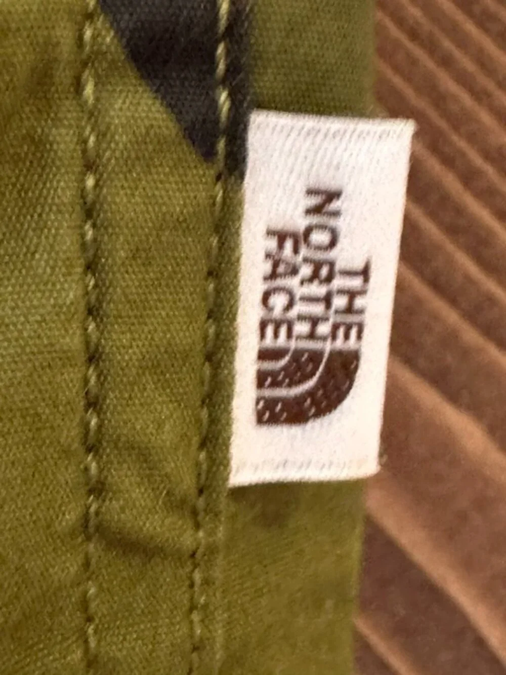 North Face | Men's Fly Fishing Lures Baytrail Pattern Shirt Olive Green S